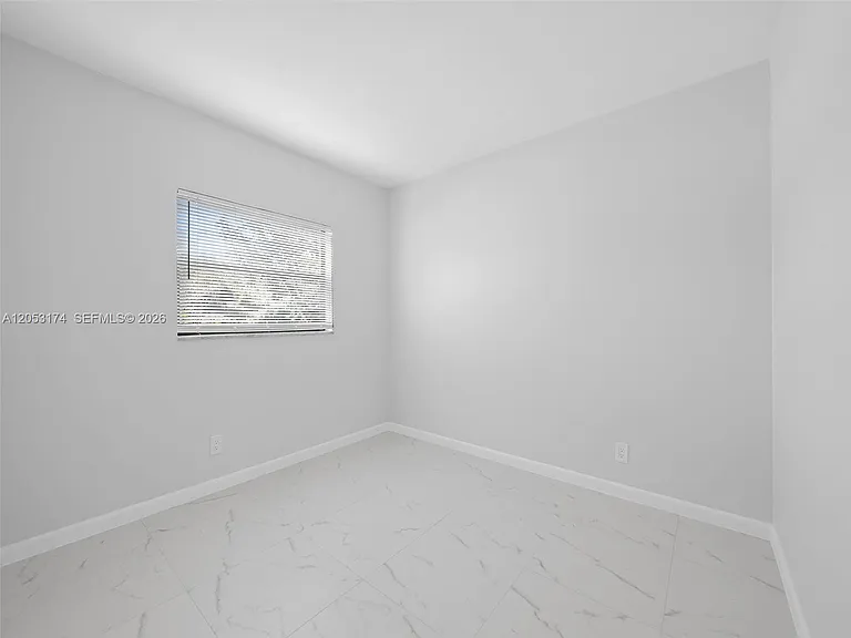 2300 NE 6th Ave #201 — Photo 6