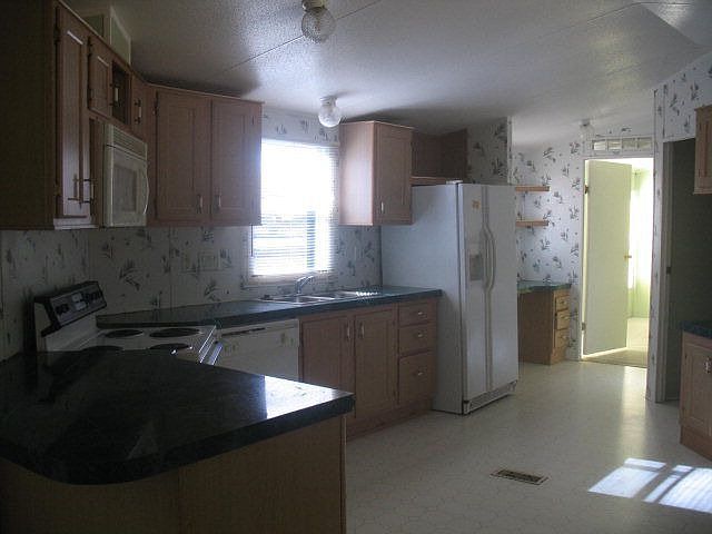 2nd image of 707 Allen Dr