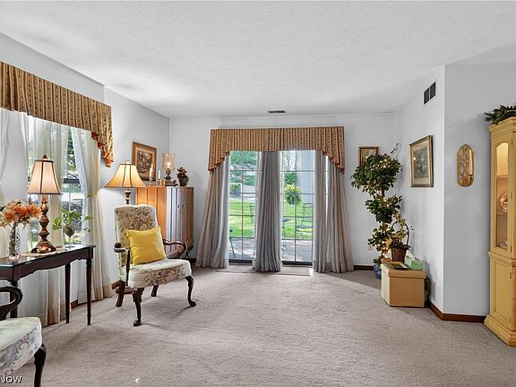 4th image of 1123 Red Tail Hawk Ct Unit 1