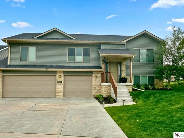 6510 Grays Peak Dr, Lincoln, NE 68521