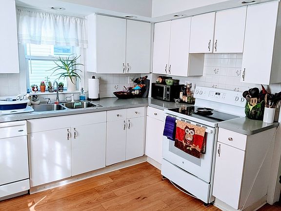 3rd image of 598 Highland Ave #2