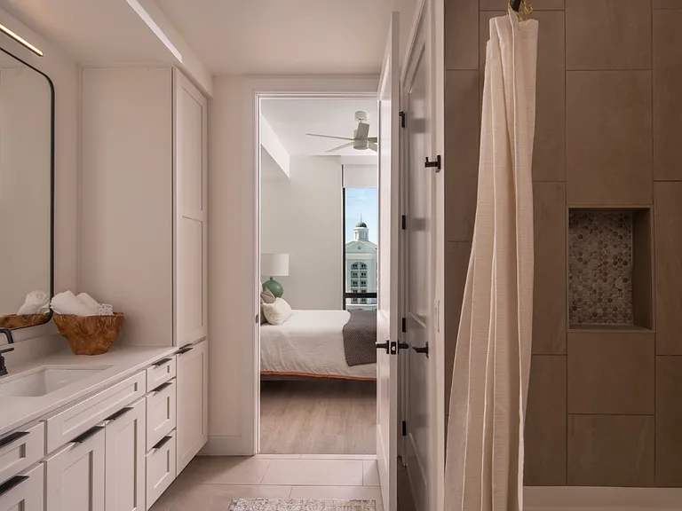 Oro Ballantyne — Photo 15