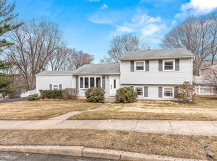 5 Golf Course Rd, Succasunna, NJ 07876