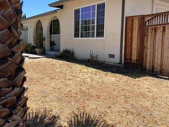 2nd image of 695 Royal Glen Dr