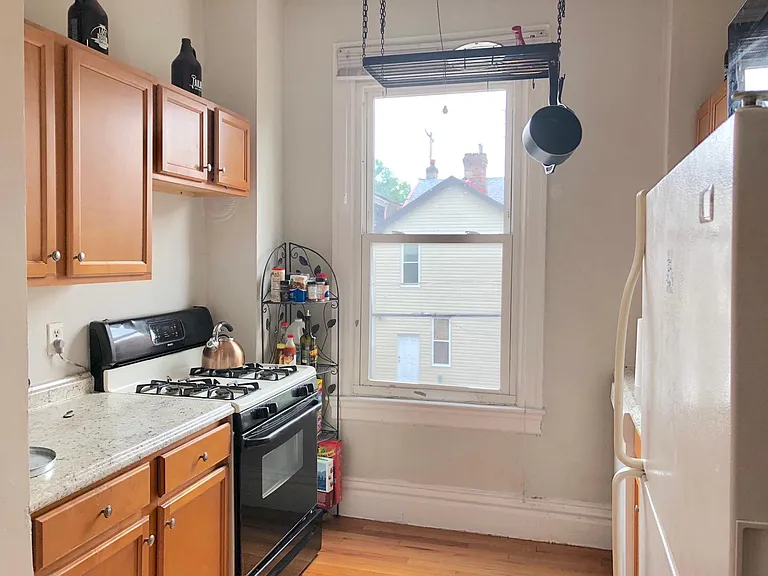 616 Copeland St #2 — Photo 3
