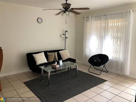 3rd image of 807 W Las Olas Blvd