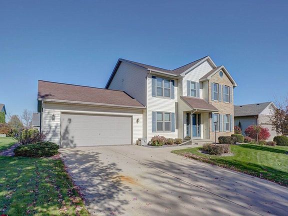 2nd image of 2216 Lake Woods Way