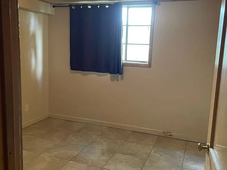9202 Pacific St — Photo 15