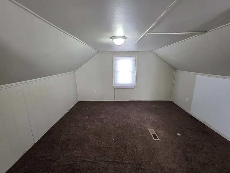 8461 Plainview Ave — Photo 4