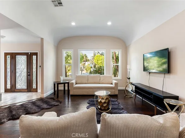 17736 San Fernando Mission Blvd, Granada Hills, CA 91344