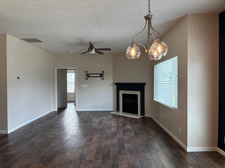 3332 McNeel Ct — Photo 2