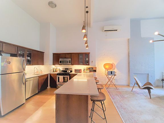 4th image of 686 Grand St APT 4
