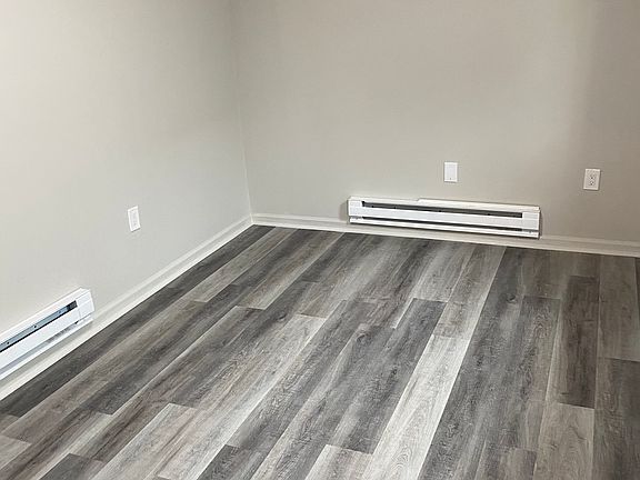 5th image of 1310 Grant Ave APT 9