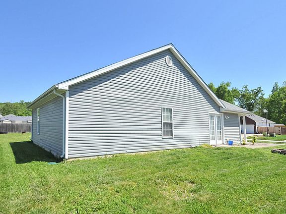 5th image of 488 Shady Glen Cir
