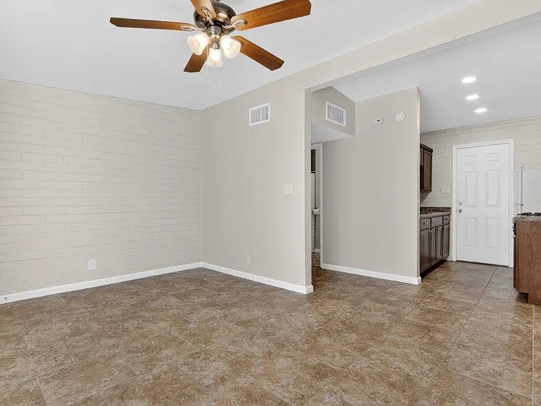 502 N 11th St #3 — Photo 10