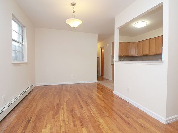 2nd image of 3075 29th St #2