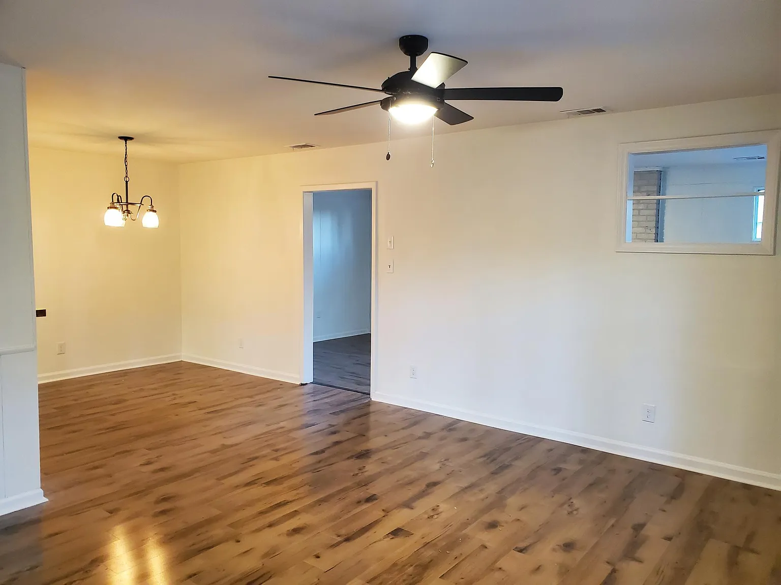 3 bed, 1.5 bath, 1500 sqft, $2,750 — Photo 2