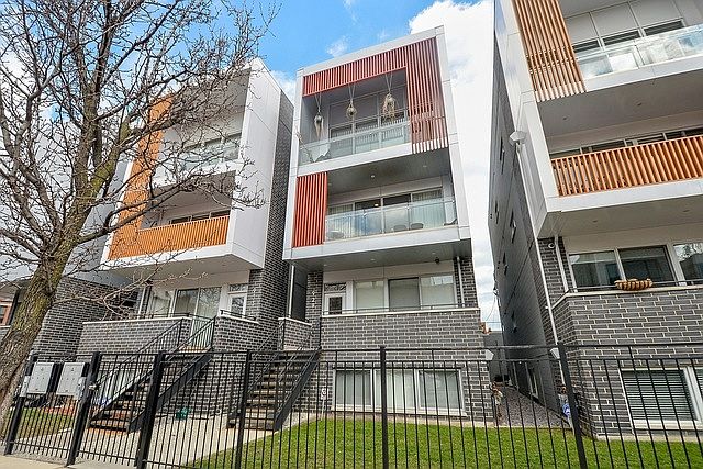 1st image of 929 N Hermitage Ave #2