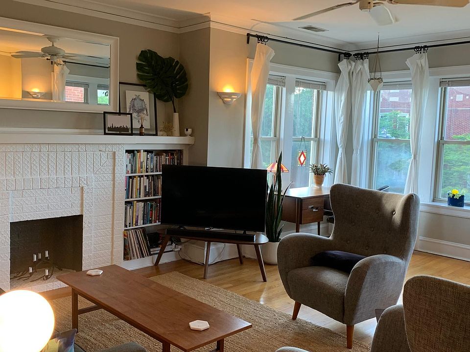 1st image of 1725 W Foster Ave #3W