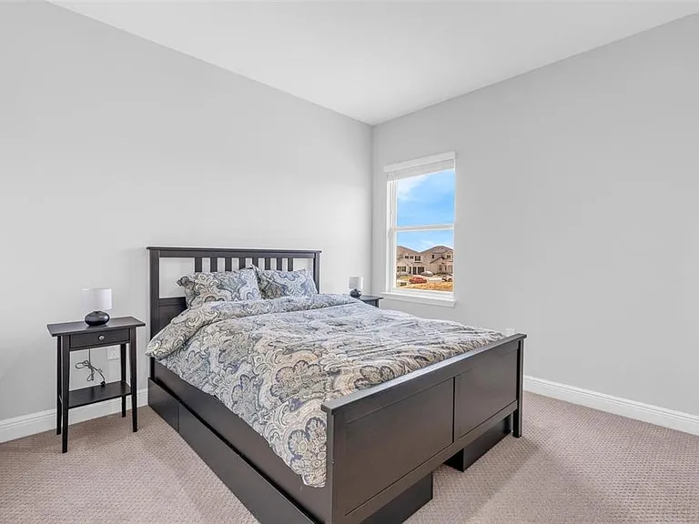 2019 Sunshine Peak Dr — Photo 30