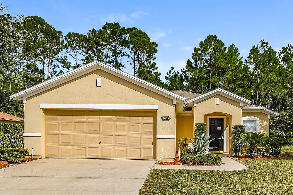 3 bed, 2.0 bath, 1336 sqft, $1,845 — Photo 1