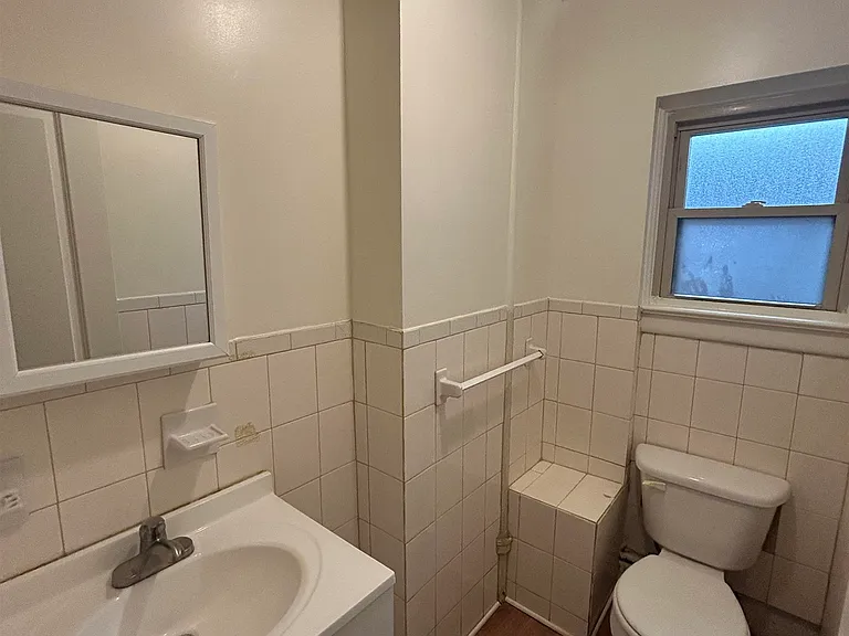 330 Sip Ave #1 — Photo 8
