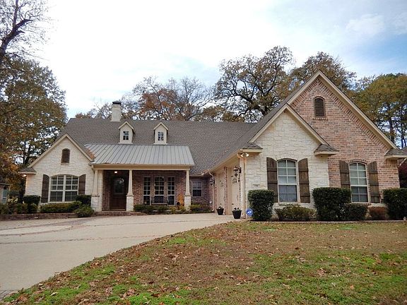 3rd image of 198 Dogwood Lakes Cir