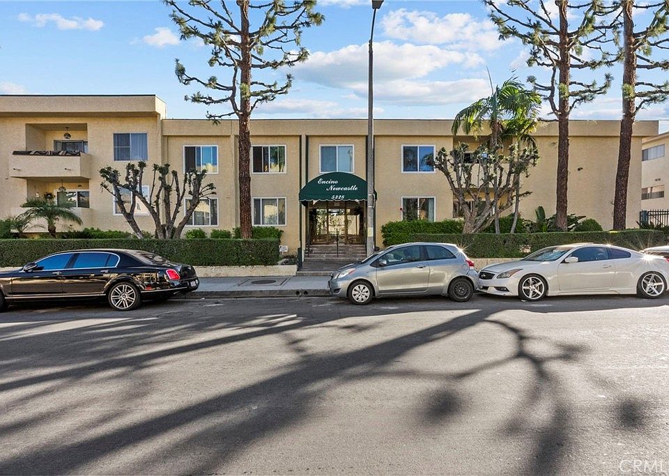 1st image of 5328 Newcastle Ave Unit 18
