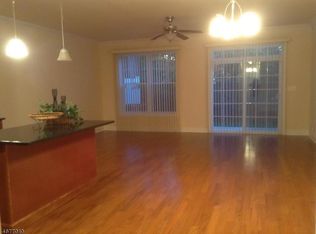 8 Parkside Dr, Wanaque, NJ 07420