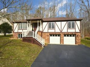 2443 Harpoon Dr, Stafford, VA 22554
