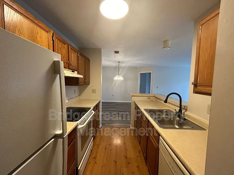 6615 Hedington Sq #2 — Photo 6