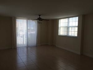 3rd image of 610 Clematis St APT 324