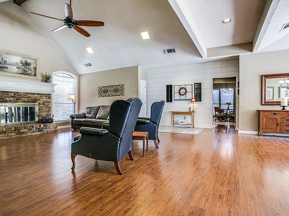 4th image of 1908 Gardengrove Ct