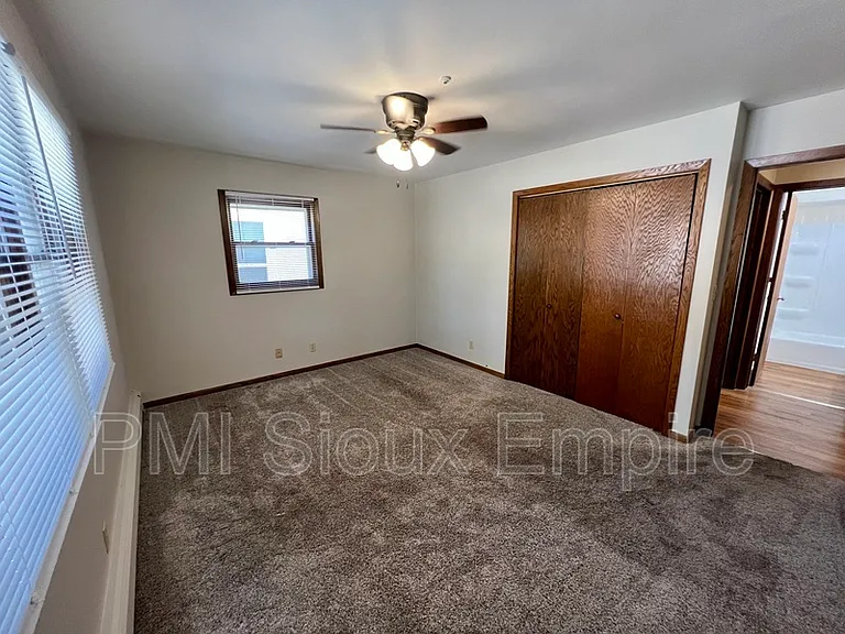 905 W 18th St #303 — Photo 11
