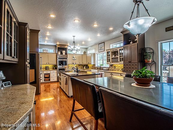 3rd image of 4905 Holmes Dr