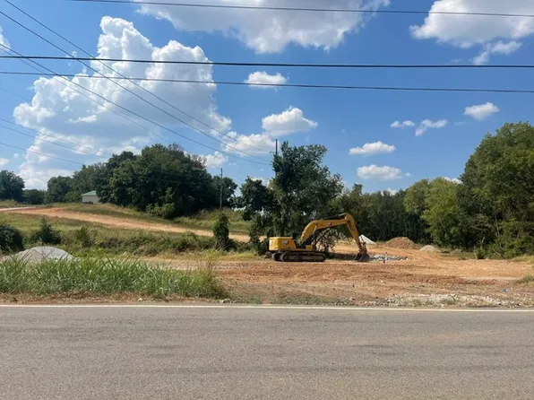 1017 N Maestri Rd, Springdale, AR 72762