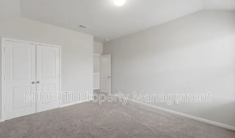 1858 Lauter Ln — Photo 32