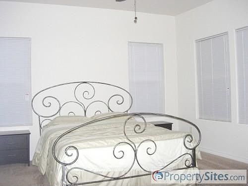 3rd image of 121 E Taylor Dr