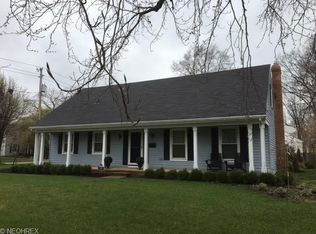 18909 Schlather Ln, Rocky River, OH 44116
