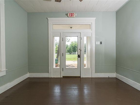 3rd image of 2406 Church St