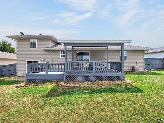 4th image of 1325 Nathaniel Dr