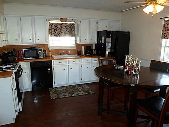5th image of 326 N San Jose Dr