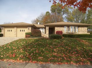2020 Sherborn Ln, Schaumburg, IL 60193