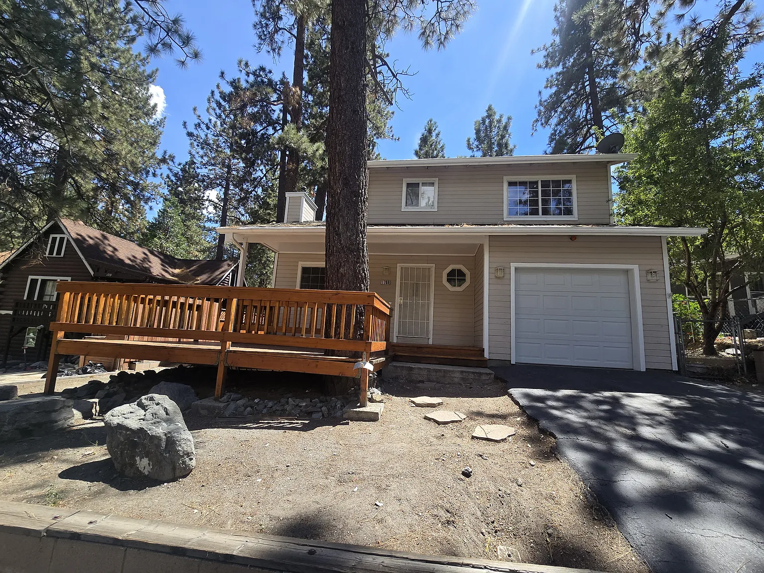 3 bed, 1328 sqft, $2,500 — Photo 2