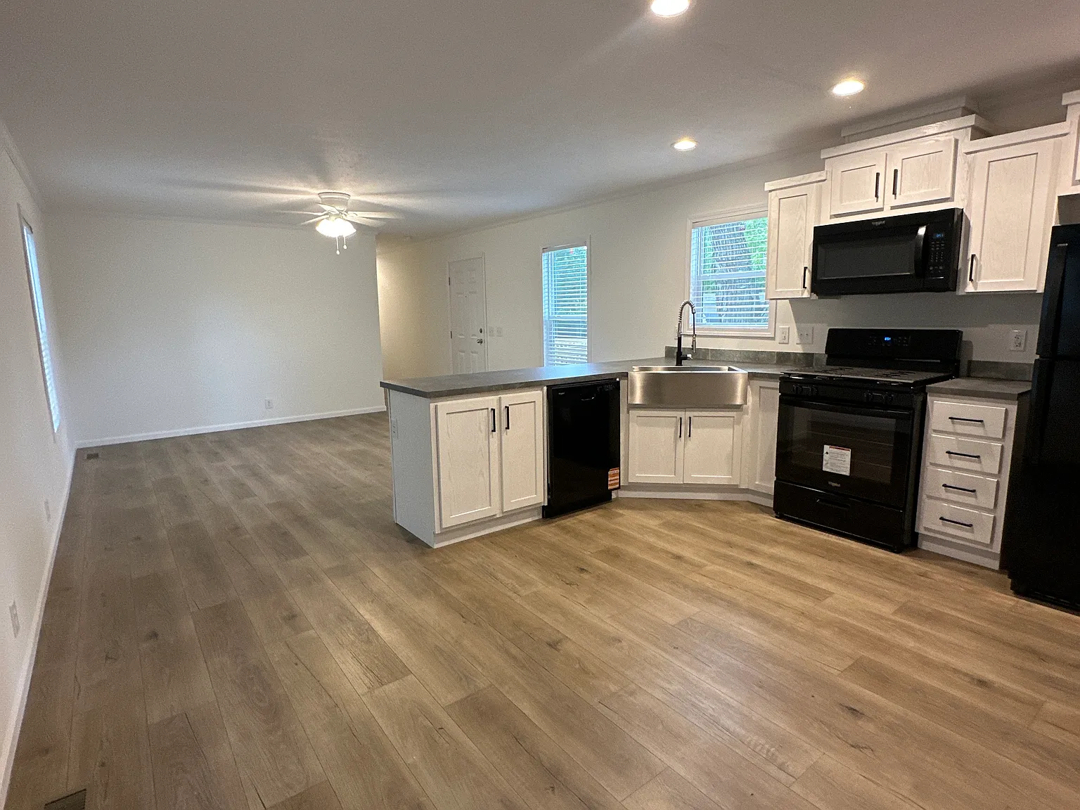 3 bed, 1215 sqft, $1,499 — Photo 1