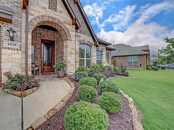 4th image of 1028 Tarragon Dr