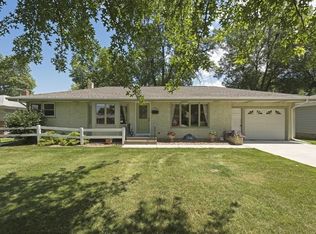 1023 Scott St S, Shakopee, MN 55379
