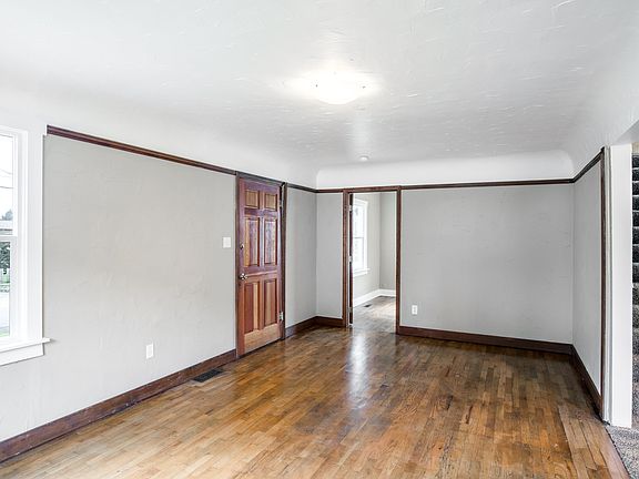 3rd image of 5041 S Sheridan Ave