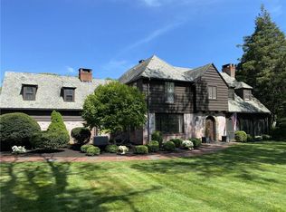 12 Elm Ln, Barrington, RI 02806