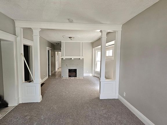 2nd image of 1954 Seneca St Unit 1
